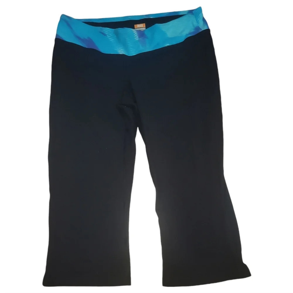 Lucy black turquoise powermax Capri workout leggings medium